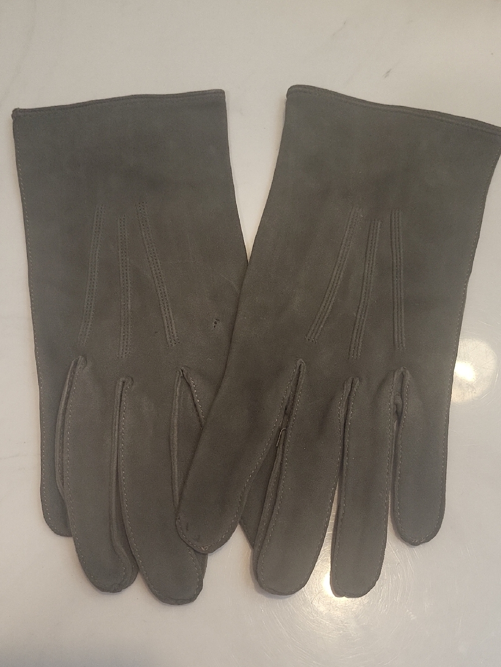 Women's Classic Gray Suede Gloves